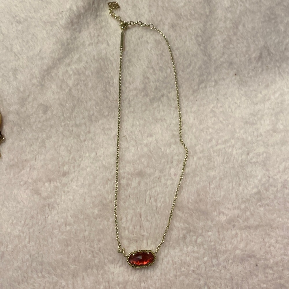 Kendra Scott necklace
